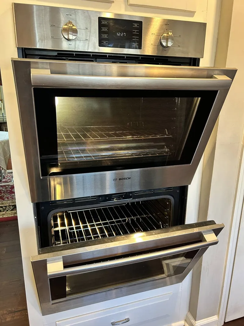 Oven repair job by Quick Repair Co