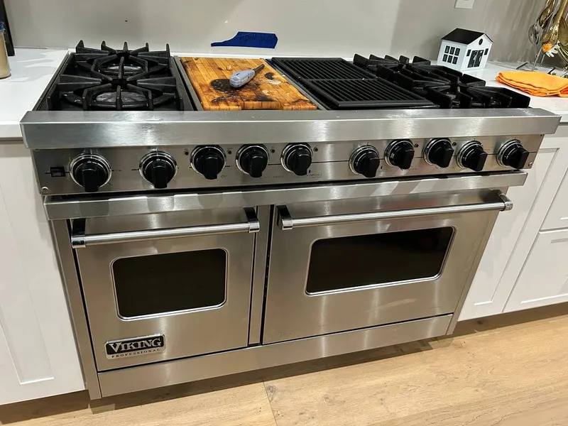 Oven repair job by Quick Repair Co